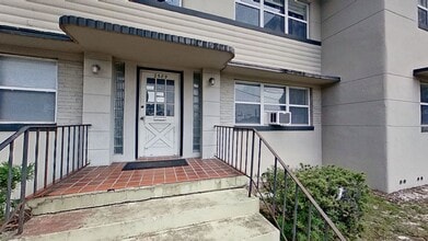 Building Photo - Chaming 2-Bed apartment on Atlantic Blvd!