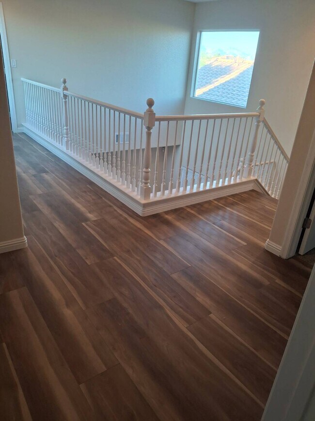 Building Photo - 2820 Dowitcher Ave