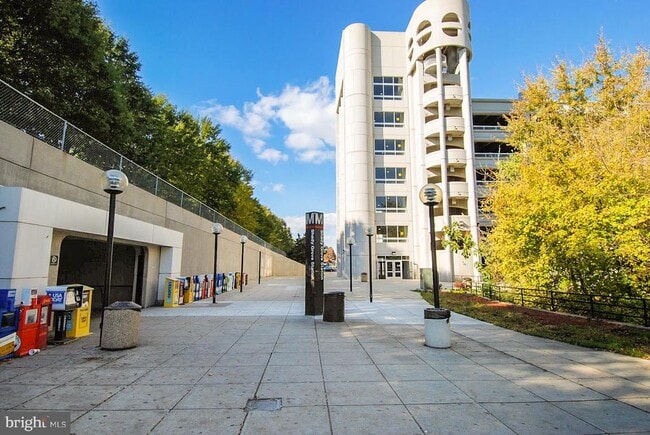 Building Photo - 502 Lawson Way