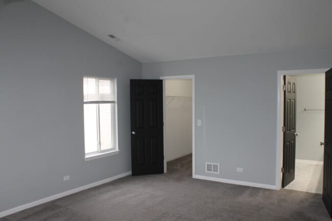 Building Photo - 1253 E Essex Ct