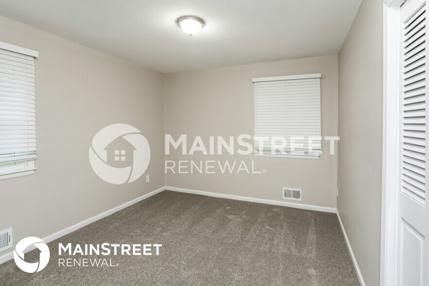 Building Photo - 11906 E 60 St