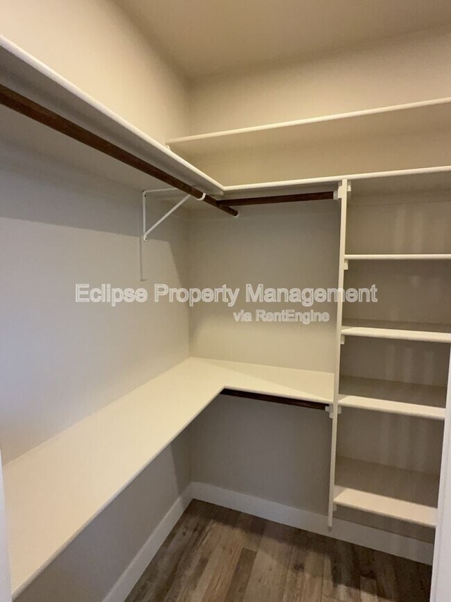 Building Photo - 679 Eadin Ln