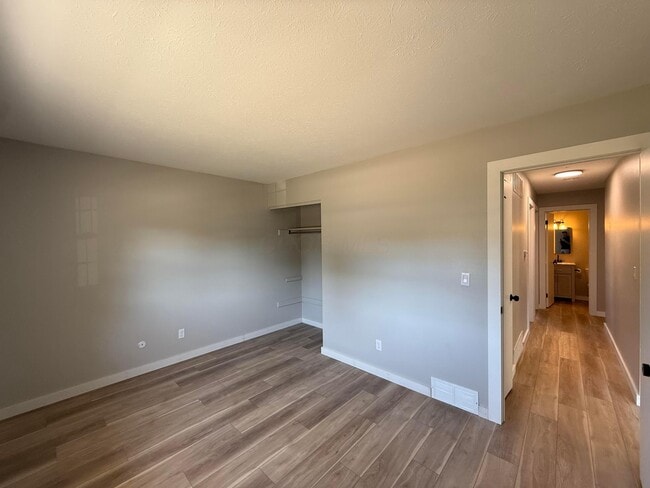 Building Photo - 480 Diven Ln