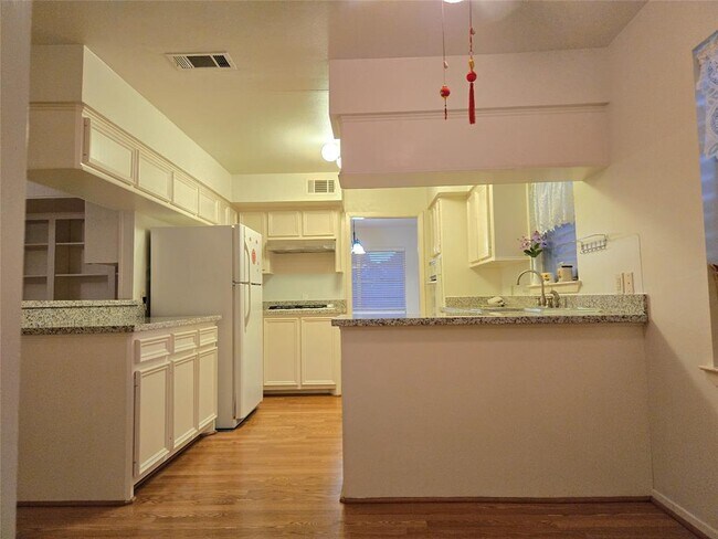 Building Photo - 8918 Mobud Dr
