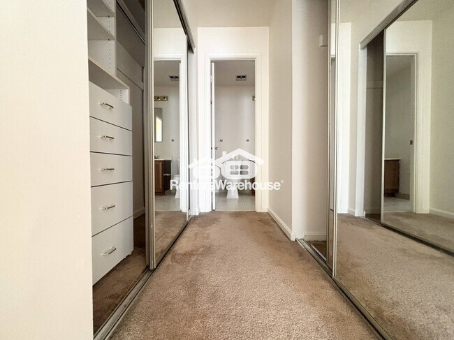 Building Photo - 1525 Casino Cir