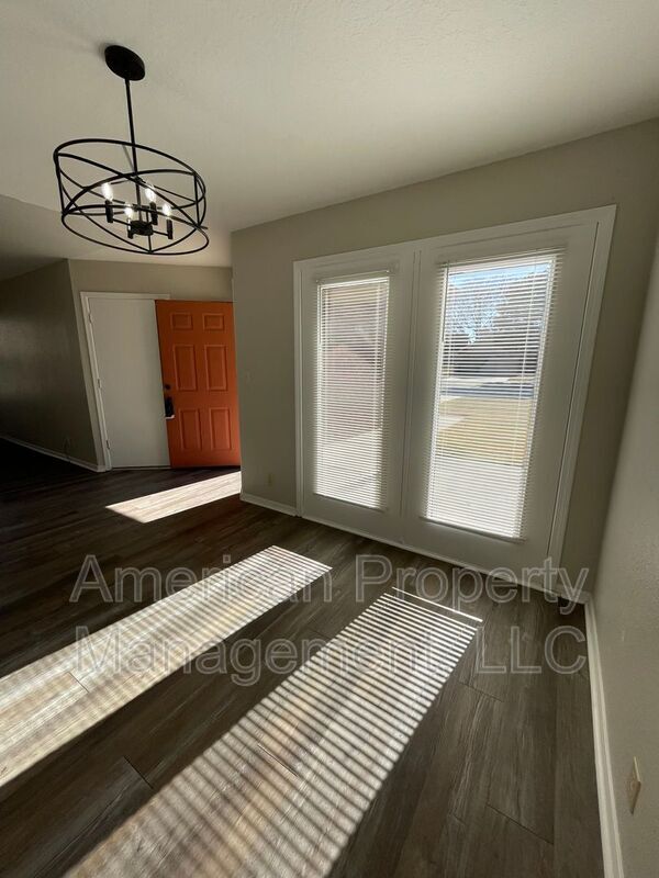 Building Photo - 13115 E 44th St