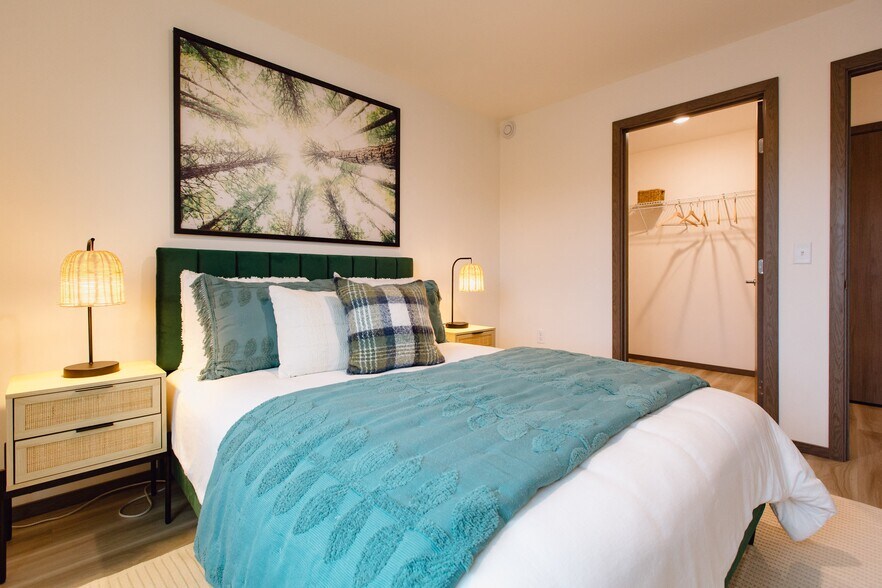 Building Photo - Markwood Apartments
