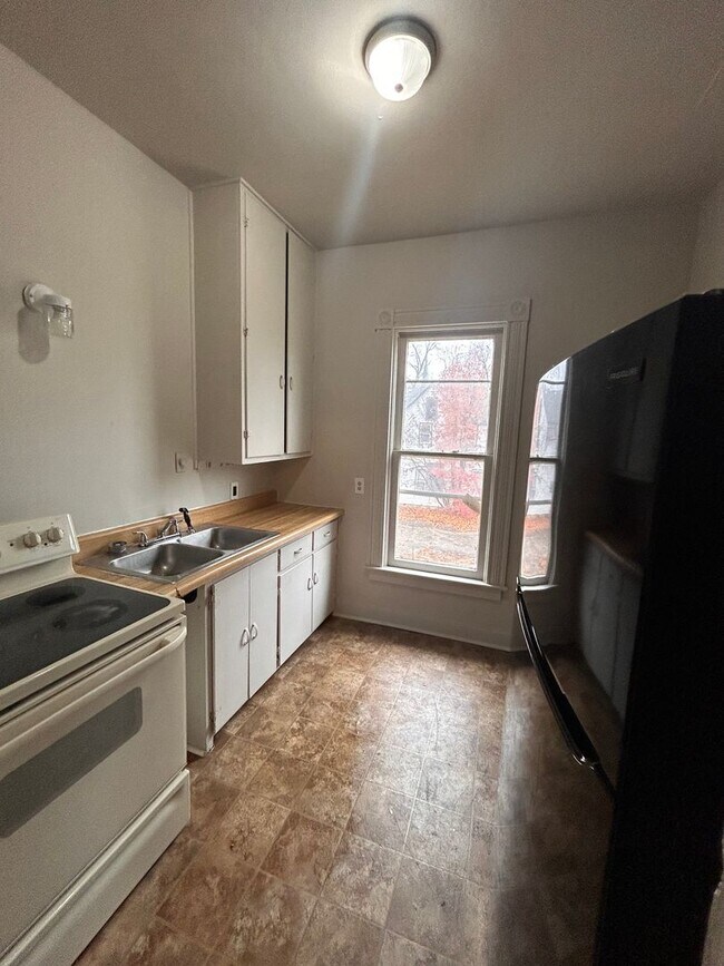 Building Photo - 2329 S Harrison St