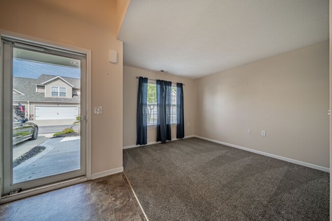 Building Photo - 6535 Bayside Dr