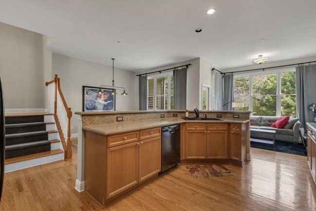 Building Photo - 1283 Creekside Pl SE