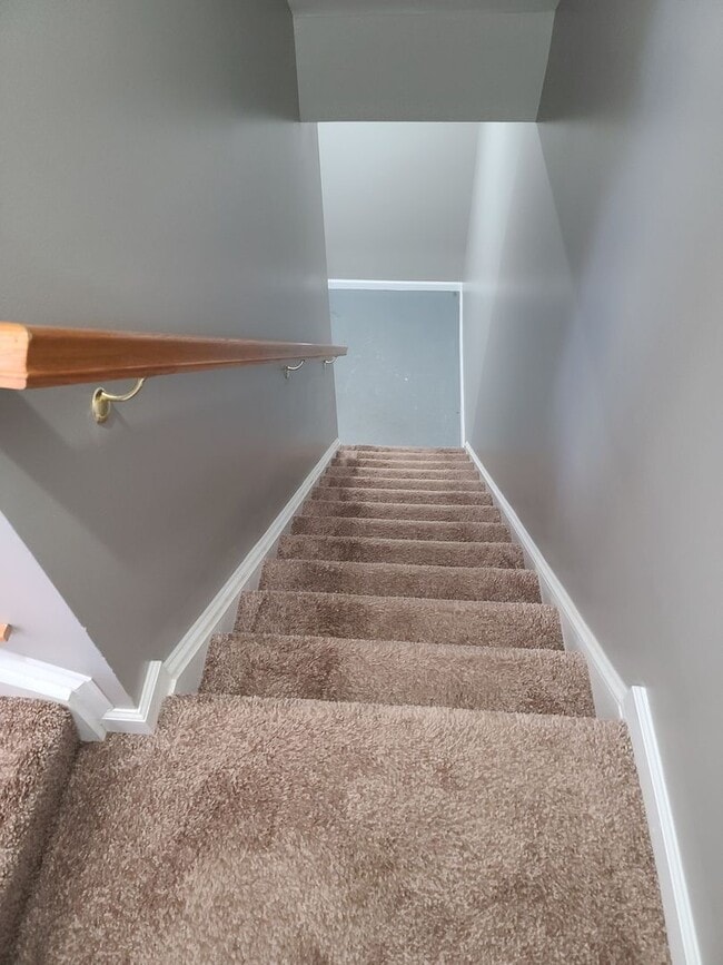 Building Photo - 3 Bedroom Townhome for Rent in Waynesboro