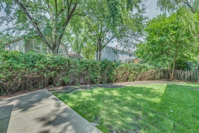 Building Photo - 912 Bedford Ct