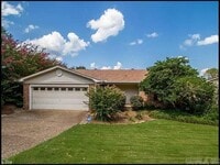 Building Photo - 801 Kierre Dr