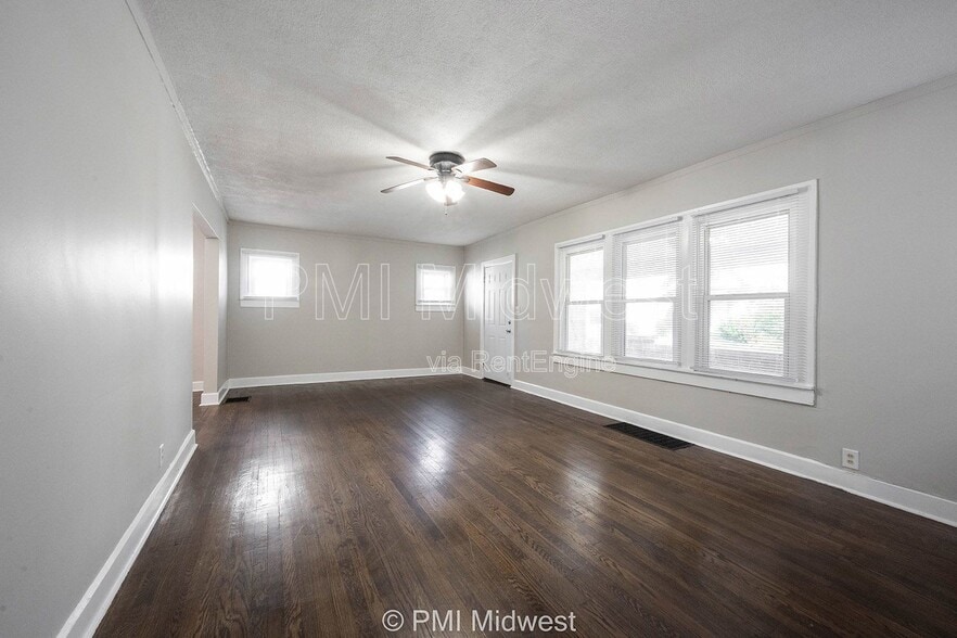 Building Photo - 1529 E Ohio St