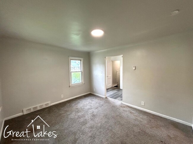 Building Photo - Charming 2 Bedroom 1 Bathroom now available for rent