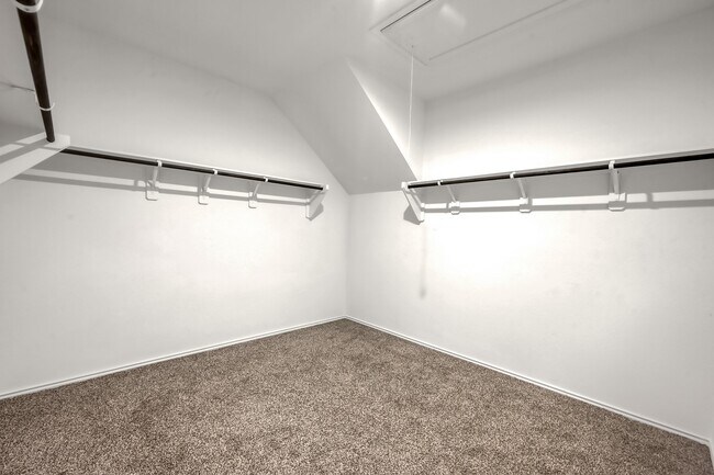 Building Photo - 15130 Pr Ml Dr