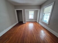 Building Photo - 1107-1109 South Clinton