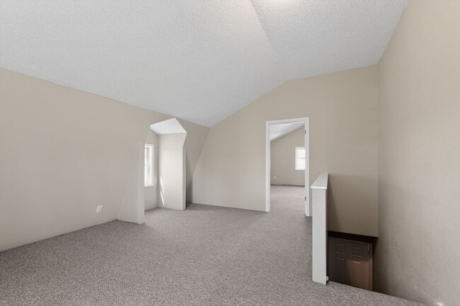 Building Photo - Charming 3BR Duplex in Dunmore
