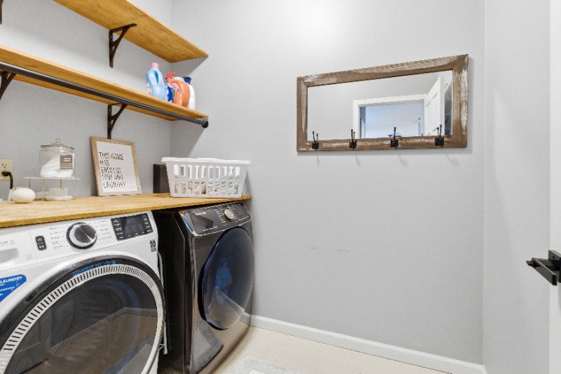 Building Photo - 5791 Pinwheel Cir