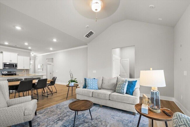 Building Photo - 2093 Firelight Wy