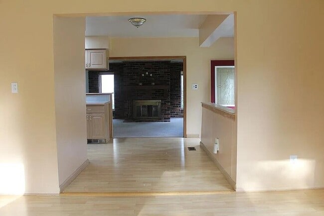 Building Photo - 655 Robinwood Dr