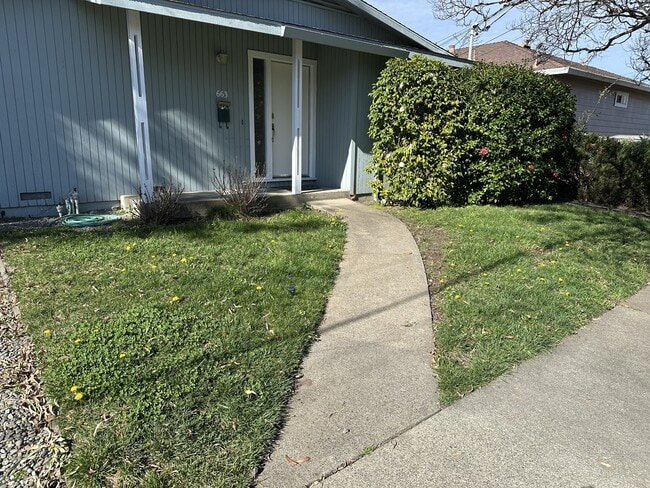 Primary Photo - 663 Cordelia Dr