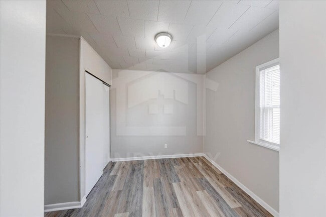 Building Photo - 1625 N Berwick Ave