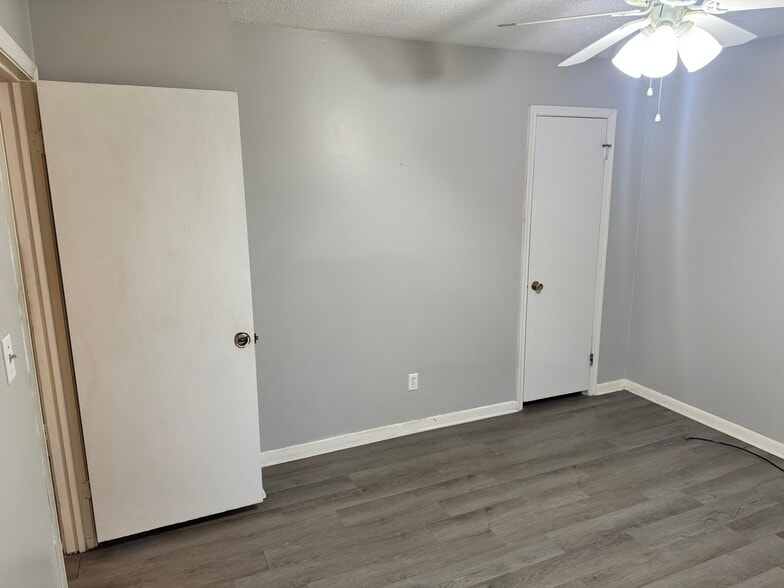 Building Photo - 79 W Dupree St