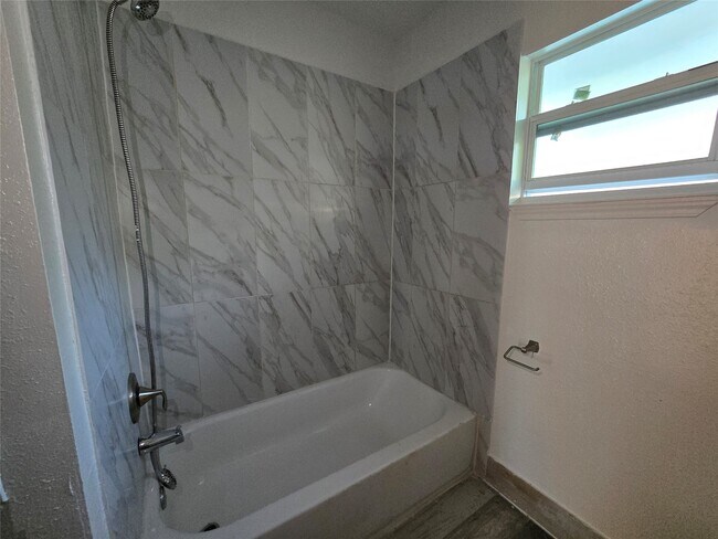 Building Photo - 19736 Dunbar Ave