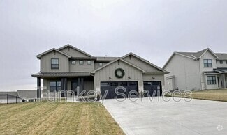 Building Photo - 13812 S 52nd St