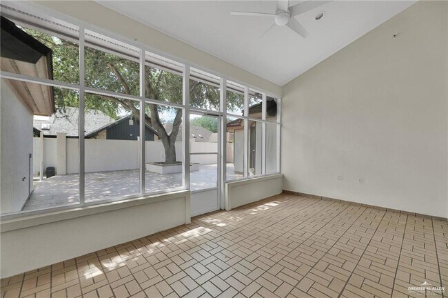 Building Photo - 321 Condor Ave