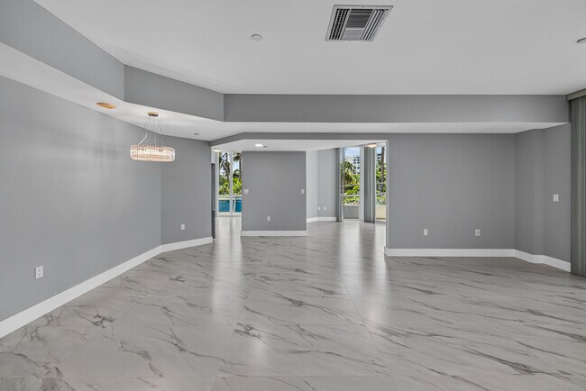 Building Photo - 1440 S Ocean Blvd