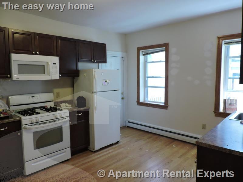 Building Photo - 105 Brookline St