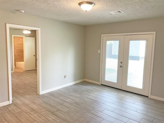 Building Photo - 3242 Dalmatian Dr