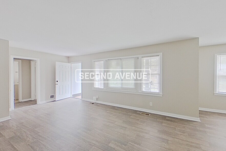 Building Photo - 844 Vanderbilt St