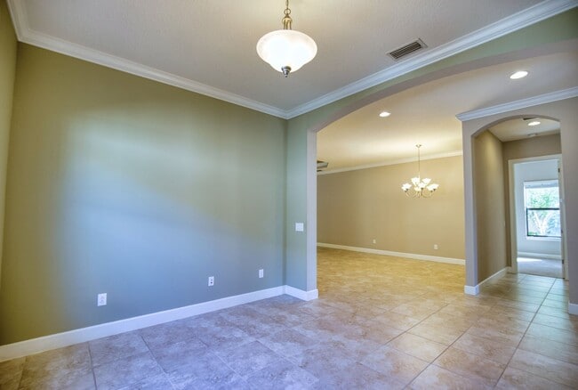 Building Photo - Annual Unfurnished Single-Family Home located in Bellacina at Casey Key with Resort-like Amenities!