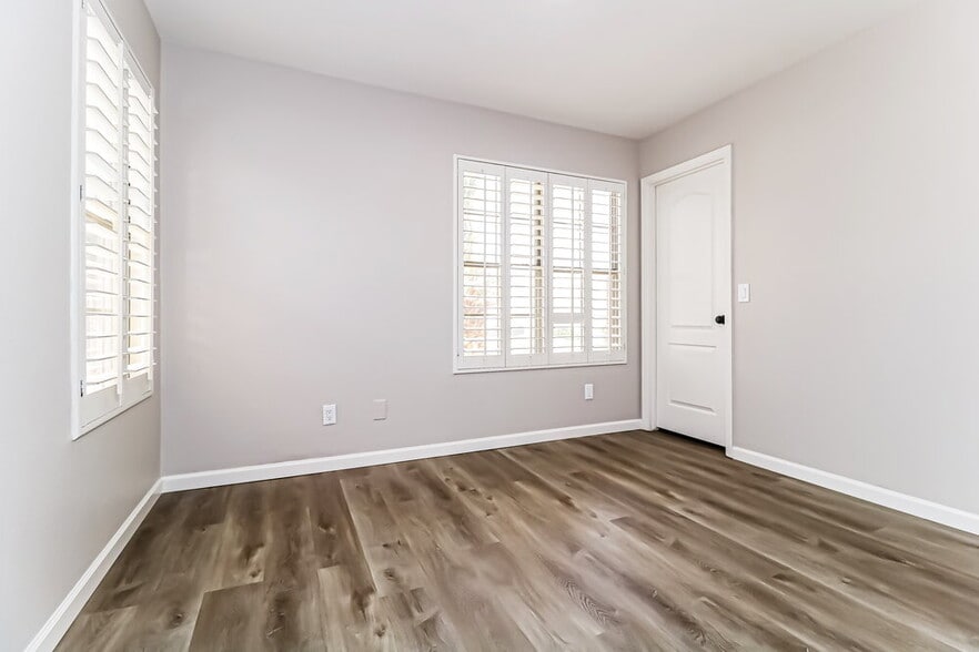 Building Photo - 17205 N Chance Dr