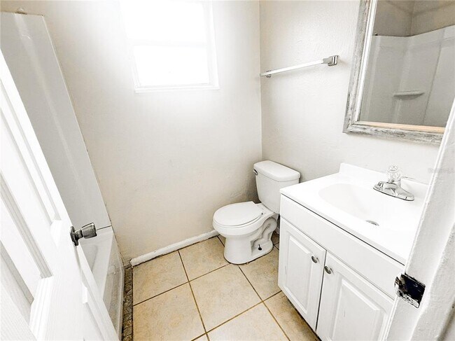 Building Photo - 3214 Crystal Hills Loop S