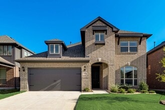 Building Photo - Checkout This 4 bed 2.5 bath 2827 sqft - Paloma Creek Beauty!!!