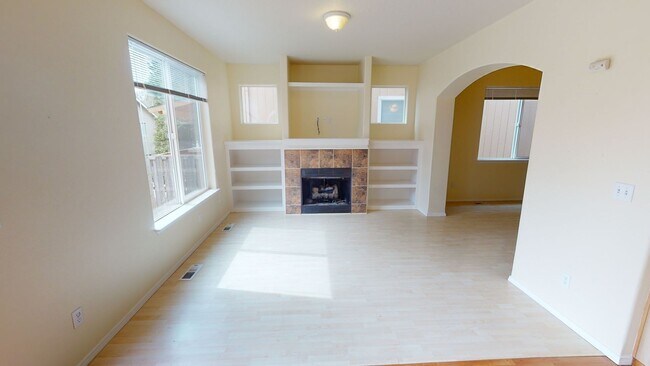 Building Photo - Beaverton - Two En-Suites! LVT Plank Flooring, No Carpet