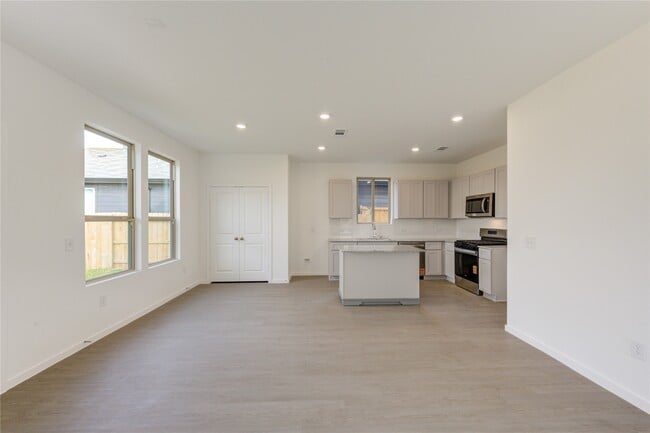 Building Photo - 16132 Holly Laurel Mnr