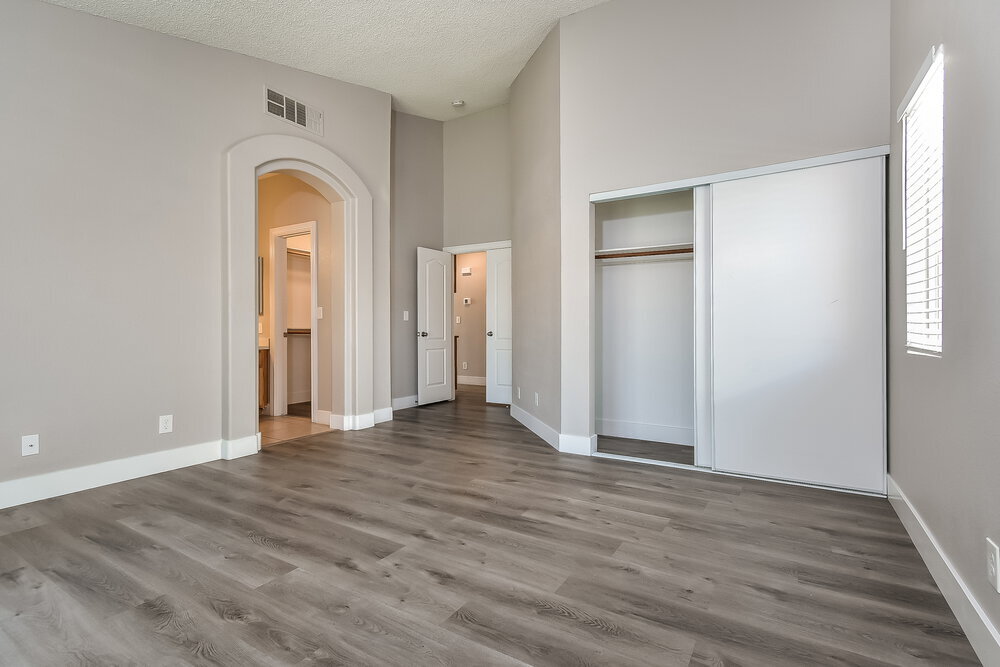 Building Photo - 5520 Red Sun Dr