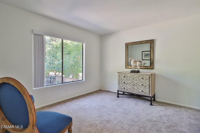 Building Photo - 270 Fox Hills Dr