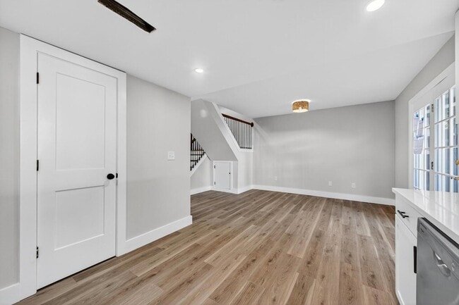 Building Photo - 2943 Cathedral Ln