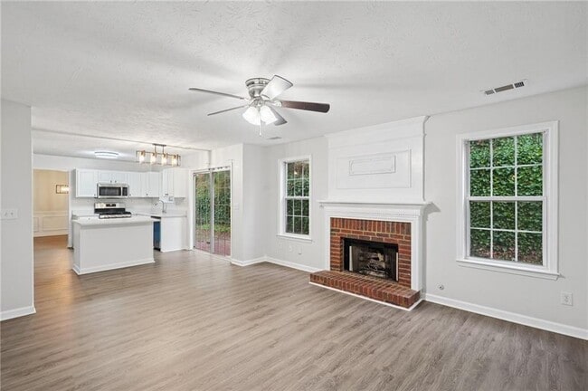 Building Photo - 3120 Northcliff Dr