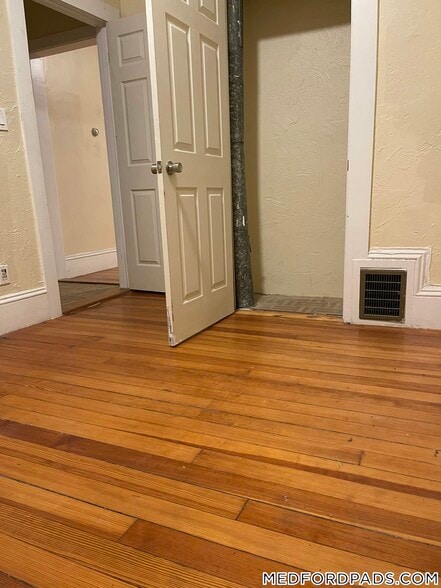 Building Photo - 8 Bennett St