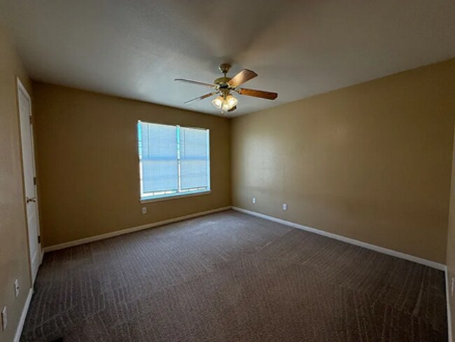 Building Photo - 711 S Amy Ln