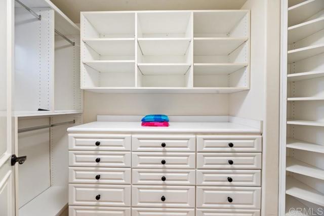 Building Photo - 8405 El Paseo Grande