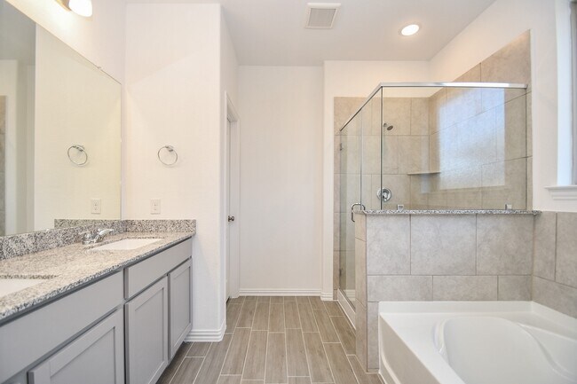 Building Photo - 31322 Horseshoe Meadow Bend Ln
