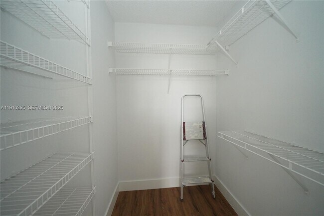 Building Photo - 2551 Aragon Blvd